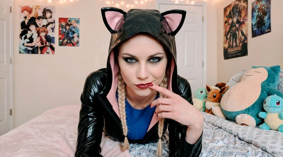 Mia · Latex Gamer Girl Room Study